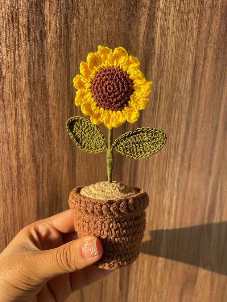 crochet sunflower pot